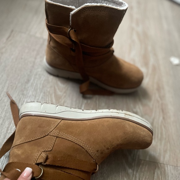 Boot - Picture 4 of 5